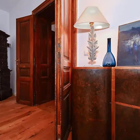Presidential Palace - Historic & Old Town Apartment